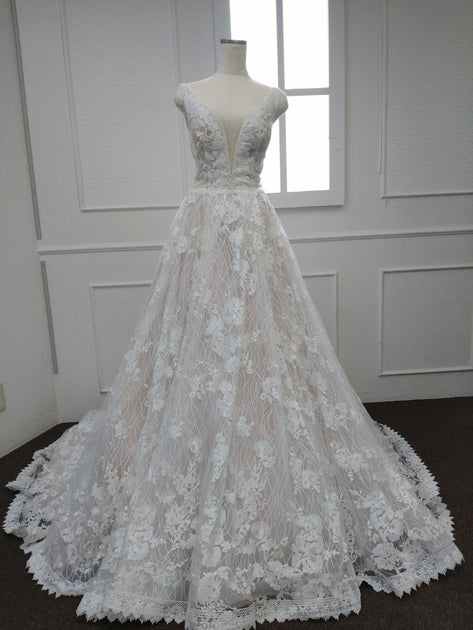 新宿で試着可能なウエディングドレス – Annie Bridal