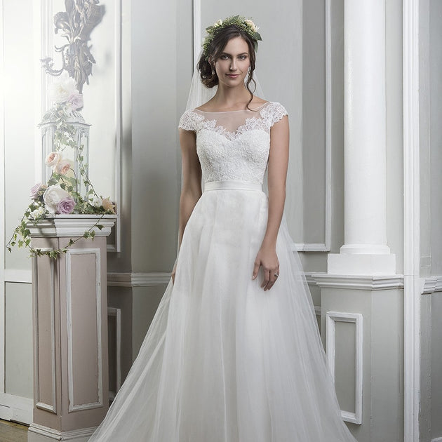 その他インポートブランドドレス – Annie Bridal