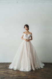 2024 New Arrival  ウェディングドレス（Marsa)　中野店