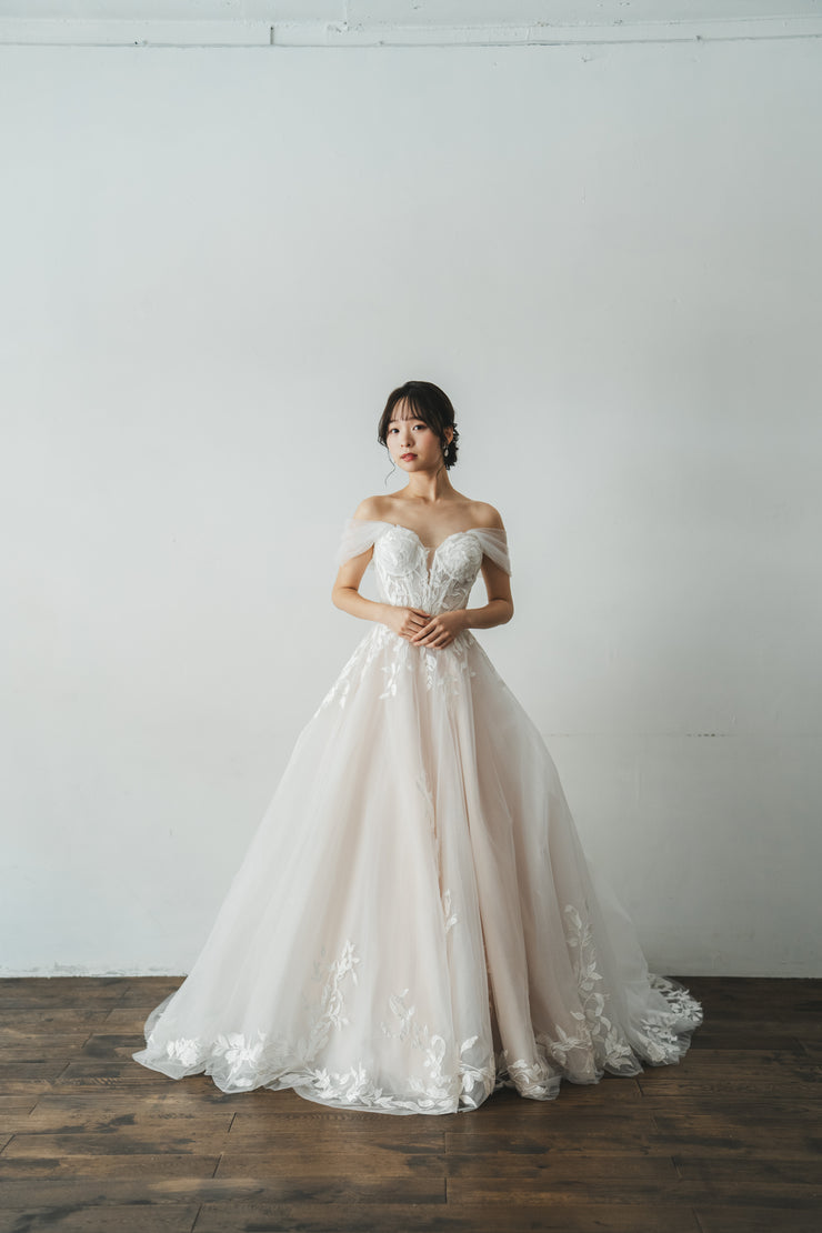 2024 New Arrival  ウェディングドレス（Marsa)　中野店