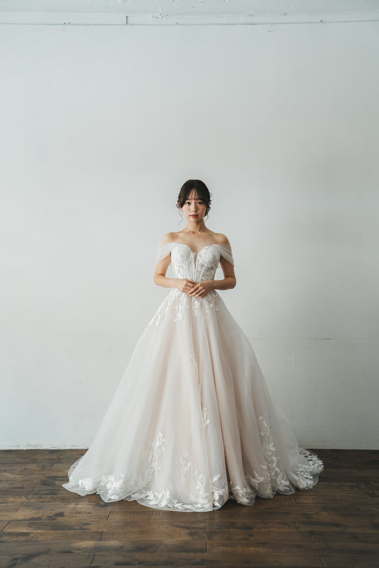 2024 New Arrival  ウェディングドレス（Marsa)　中野店