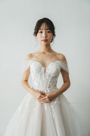 2024 New Arrival  ウェディングドレス（Marsa)　中野店