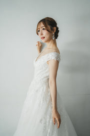 2024 New Arrival  ウェディングドレス（Pruna)　中野店