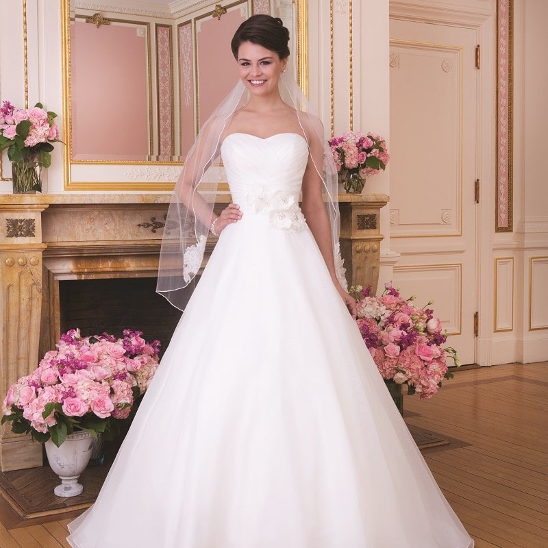 その他インポートブランドドレス – Annie Bridal